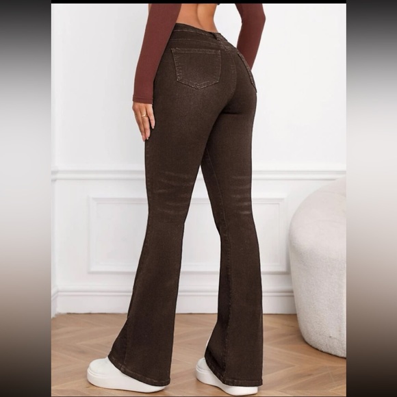 Slant Pocket Bootcut Leg Jeans in coffee brown in a M/ US 6. - Picture 5 of 6